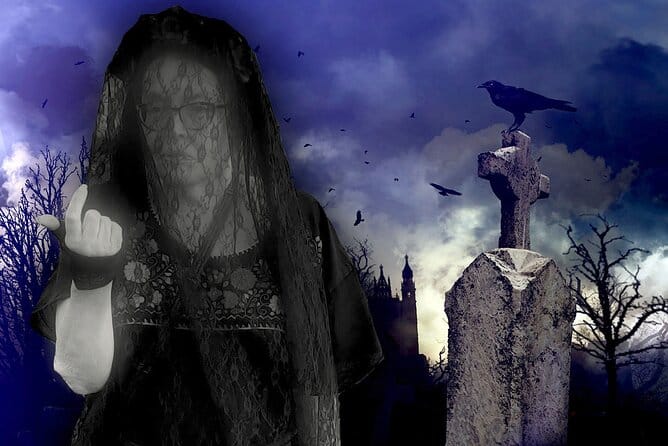 Tour the historic Galveston cemetery and Walk With The Dead - photo: Viator